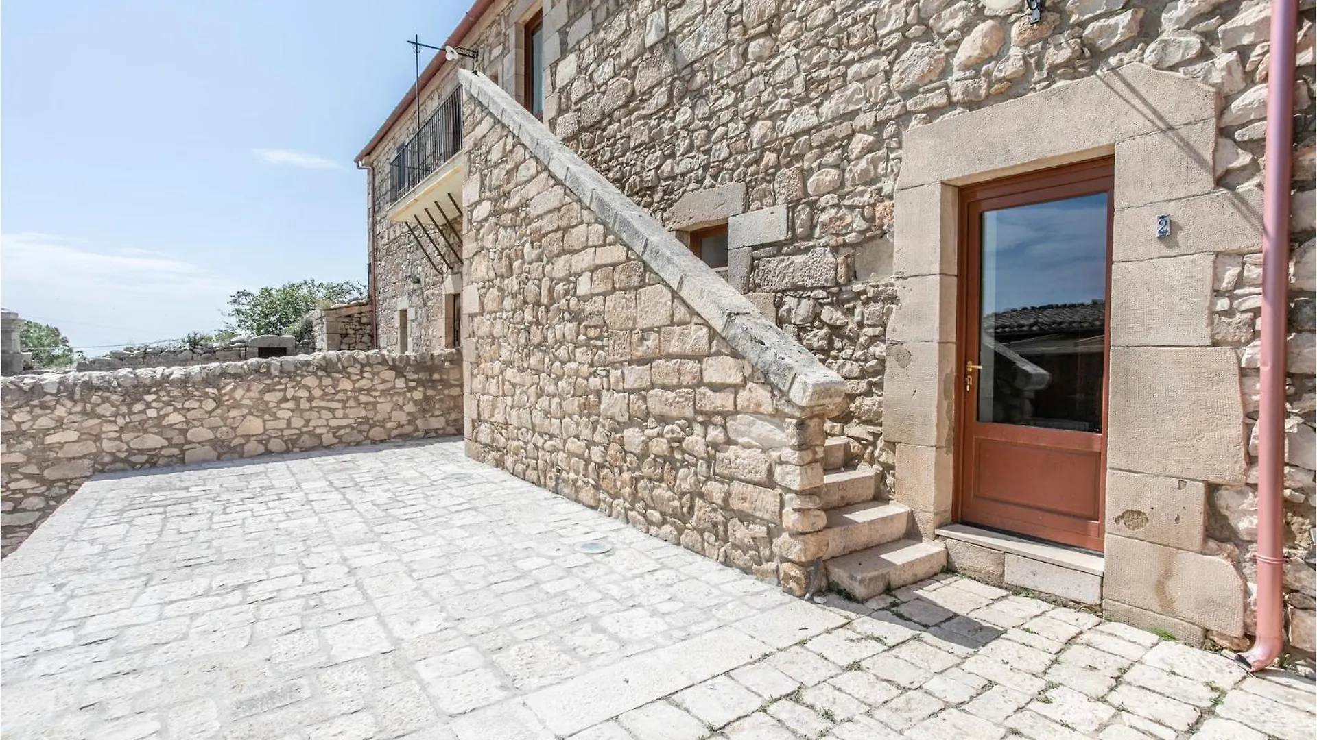 Cozy Home In Ragusa With Outdoor Swimming Pool 0*,