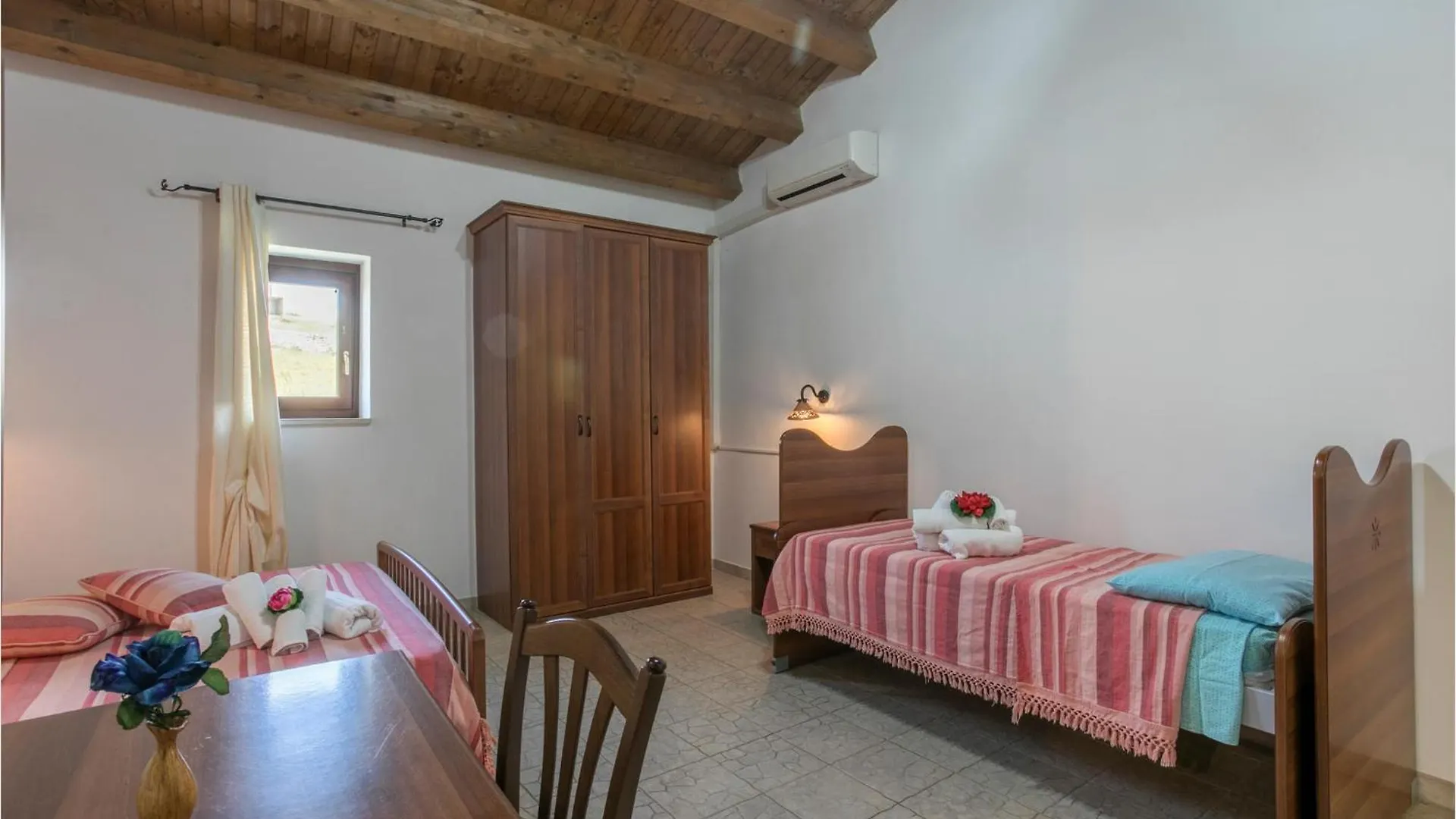 Cozy Home In Ragusa With Outdoor Swimming Pool
